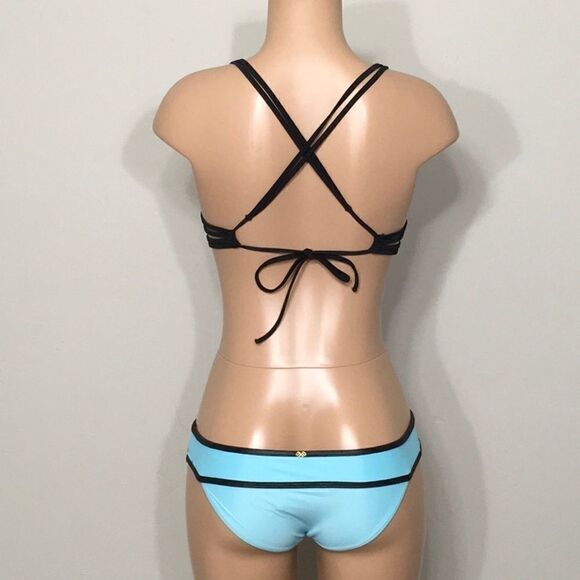 PILYQ dreamy blue bottom and floral top. NWT - Picture 2 of 5